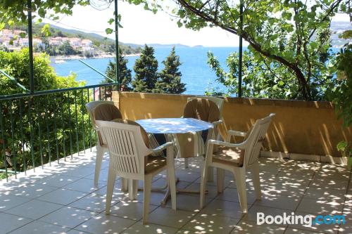 App met 2 slaapkamers in Korcula. Terras!.