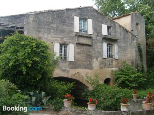 Prático apartamento em Uzès. Terraço!