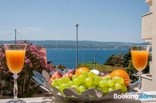 Appartamento con terrazza. Con tre camere da letto