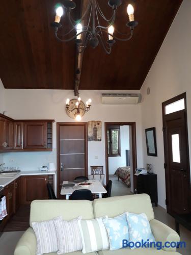 Apartamento cães bem-vindos em excelente posição em Chios.