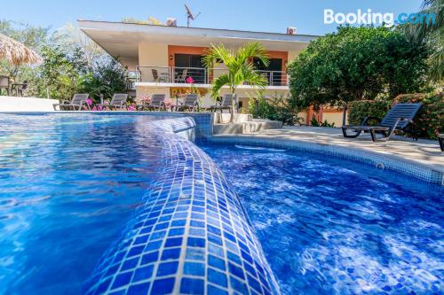 Apartamento en Playa Hermosa con piscina