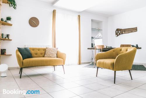 Apartamento com Internet. No melhor endereço!