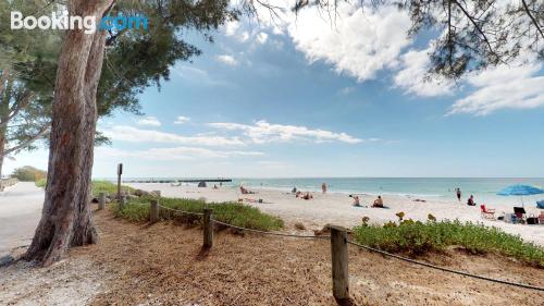 Cómodo apartamento en Bradenton Beach. ¡53m2!