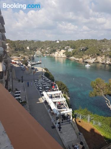 Appartamento con terrazza e Internet. Cala Figuera a vostro piacimento!