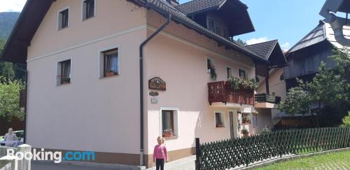 2-Zimmer-Appartement in Kranjska Gora. Mit Kinderbett