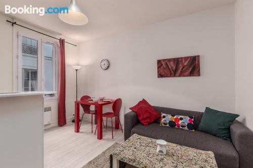 Apartamento em Paris. Internet!