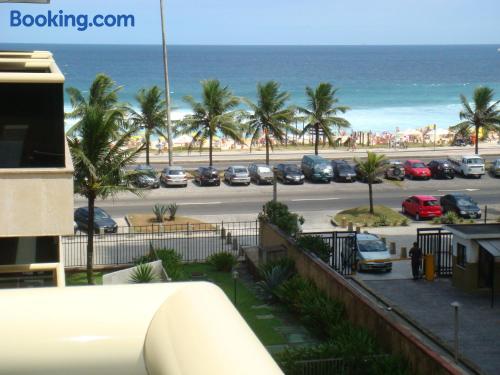 Apartamento de dos dormitórios em Rio de Janeiro. Terraço e piscina