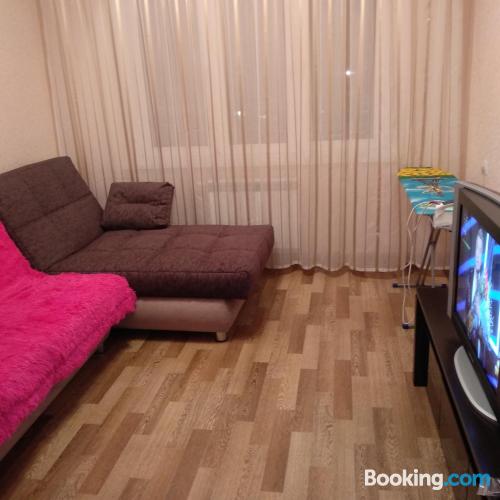 Apartamento en Naberezhnyye Chelny con calefacción y internet.