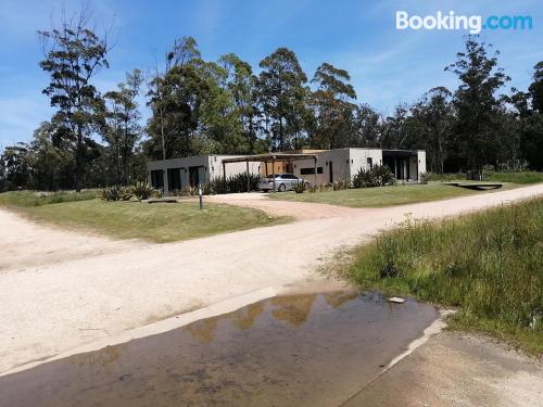 Apartamento para grupos em Punta del Este. Terraço e piscina.