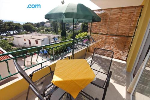 Appartement d'une pièce chiens bienvenus. Avec terrasse!