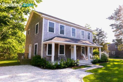 Appartement à Oak Bluffs, parfait pour les groupes.