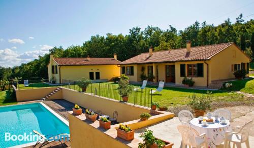 Apartamento ideal para famílias. Piscina e terraço