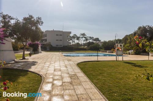 Dans le centre et terrasse à Manta Rota. 70m2!.