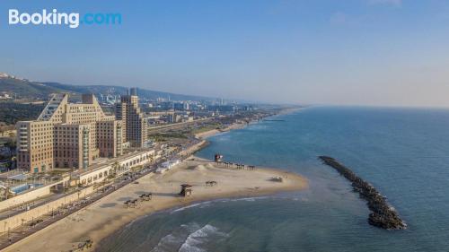 Haifa vanuit uw raam! Verwarming en internet