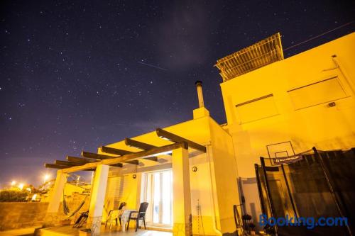 Apto para animales con terraza y piscina