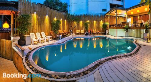 Appartamento con piscina. Bangkok è in attesa!