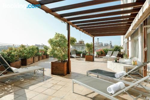 Apartment in Barcelona with terrace and wifi