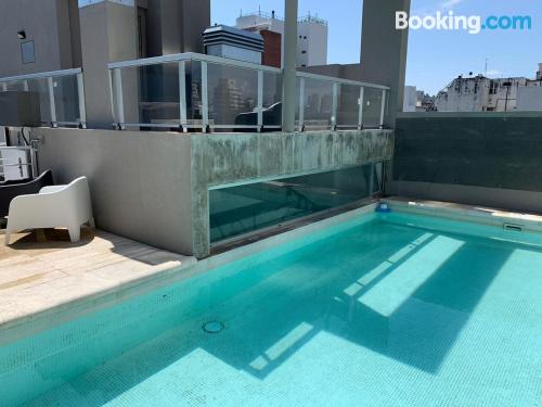 Apartamento adequado para cães à Buenos Aires. Terraço e piscina.