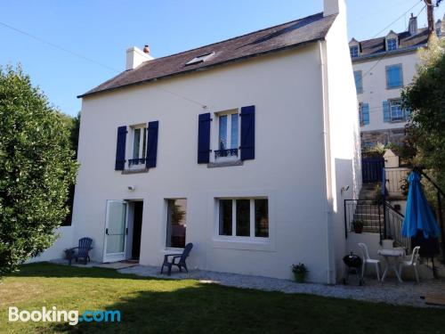 Two bedrooms home in Pont-Avenin central location.