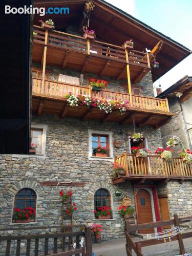 Appartement de deux chambres à La salle. Terrasse!.