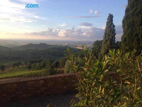 Apartamento adequado para crianças em Montalcino. Terraço!