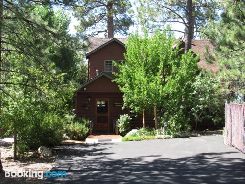 Apartamento en Big Bear Lake con terraza.