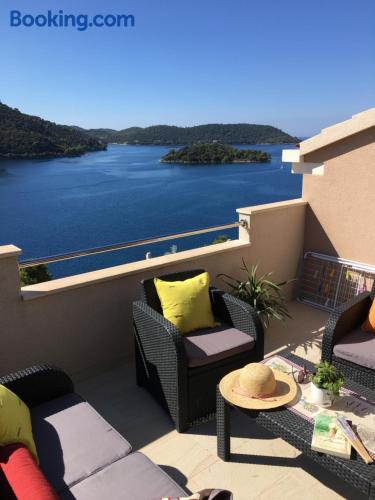 Apartamento con terraza en Lastovo