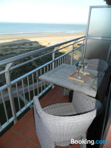 Appartement à Oostduinkerke. Avec terrasse!.