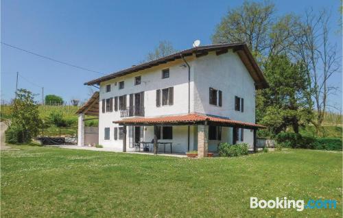 400m2 Wohnung. In Nizza Monferrato