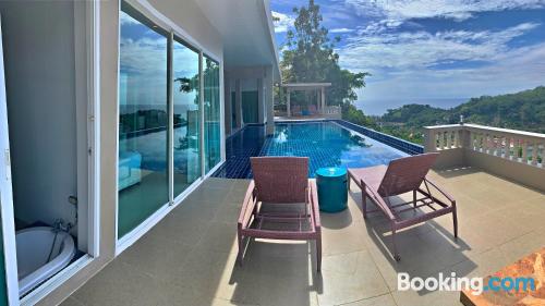 Apartamento con vistas en Kamala Beach