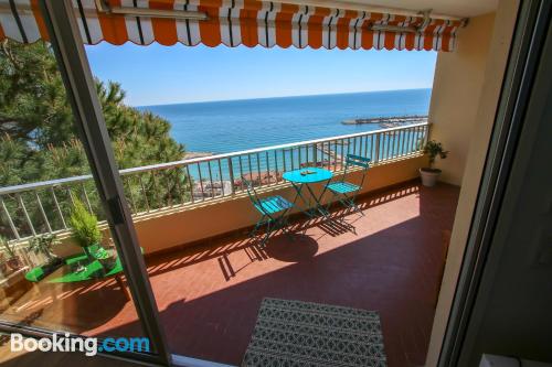 Appartement avec terrasse. Menton est votre.