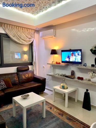 2 room home in Kenitra. Be cool, there\s air-con!