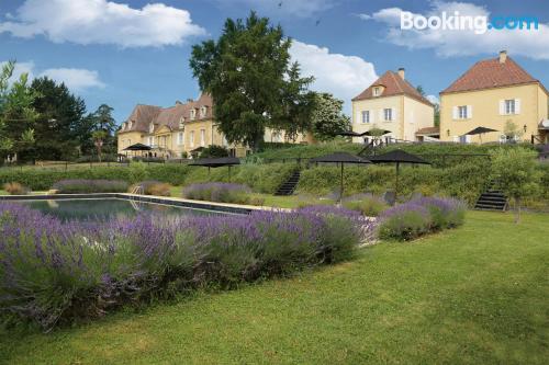 Appartamento con piscina e terrazza, a Mouleydier