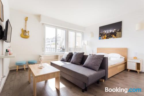 40m2 apartment in Paris with heat and internet