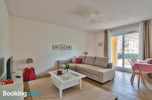 Apartamento con vistas y conexión a internet en Blagnac. Perfecto para familias!.