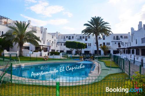 Appartement met terras. Agua Amarga vanuit uw raam!