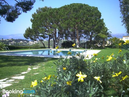 Wohnung mit pool und klimagërat. In Cagnes-sur-Mer