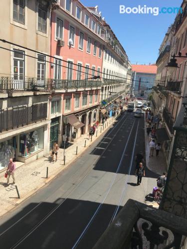 Apartamento com Internet. Terraço!