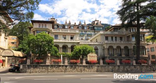 Montreux à vos pieds! Terrasse!