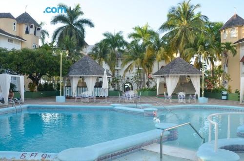 Two bedroom apartment in Ocho Rios. For couples