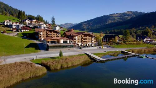 Ferienwohnung in Bad-Schwarzsee. Pool und Balkon