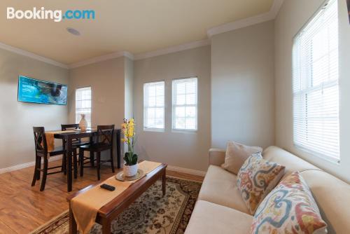 Apartamento con aire acondicionado en Inglewood.