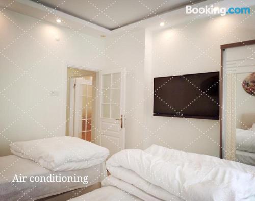 L'air concdetionné!. Parfait pour 5 personnes ou plus.