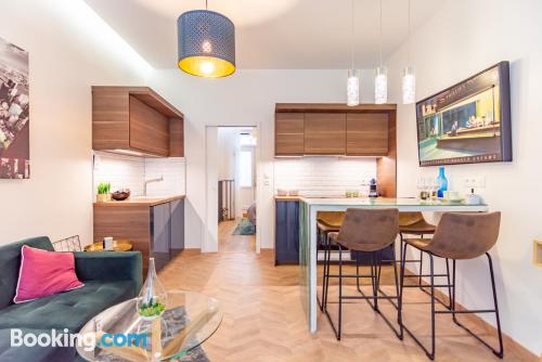 Pequeno apartamento com 2 quartos em Paris.