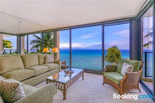 Grand appartement avec piscine. À Lahaina