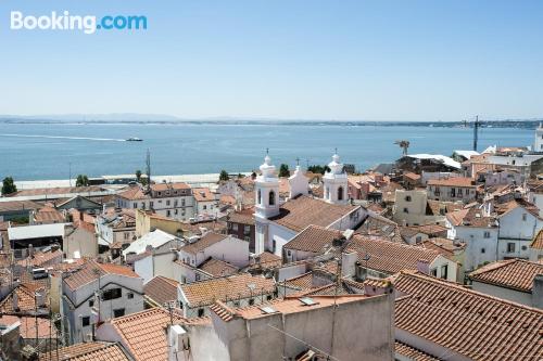 Ample appartement avec trois chambres à Lisbonne