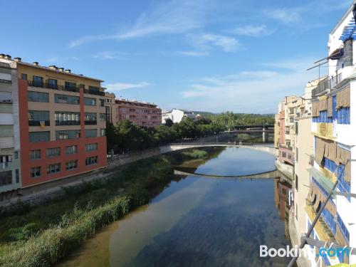 Apartamento en Gerona con conexión a internet y terraza