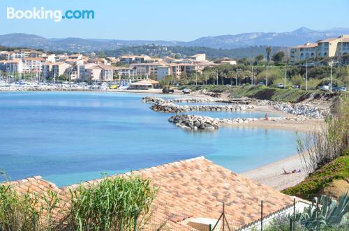 Wohnung für zwei personen in Six-Fours-les-Plages. Balkon!.