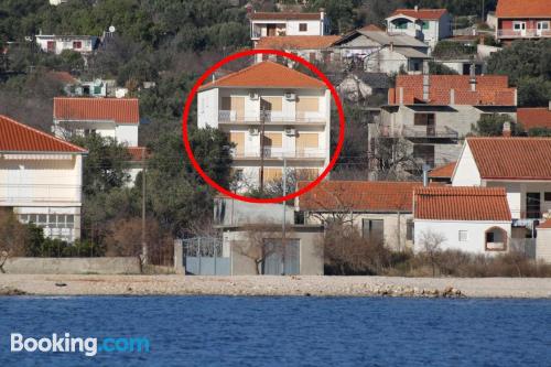 Vinišće 1 slaapkamer. Nabij het centrum