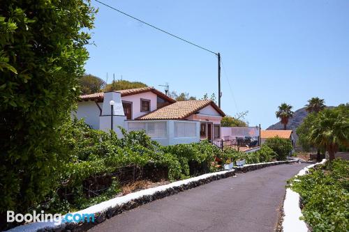 Ample appartement avec deux chambres. Santiago del Teide à vos pieds.